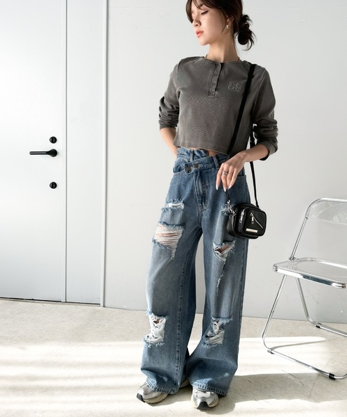mily bilet(ミウィビレット)の「【mily bilet】お洒落なサイズ感♪エナメルフェイクレザーデザインポケットミニショルダーバッグ(斜め掛け)(ショルダーバッグ・レディース・アイボリー/ブラック・ONE SIZE)」の9枚目の写真