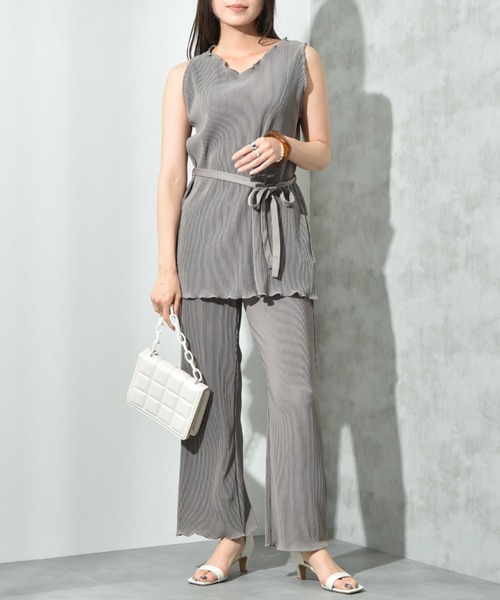 actuel(アクチュエル)の「【actuel】カットスムースプリーツSET UP(セットアップ・レディース・ブラック/モカ/ブルー・FREE)」の2枚目の写真