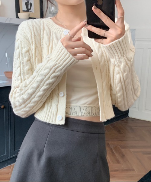 Per sist ence(パーシエンス)の「ケーブルニットショート丈カーディガン(カーディガン/ボレロ・レディース・ホワイト/グリーン/ピンク/ベージュ/ネイビー/ブラック・FREE)」の2枚目の写真
