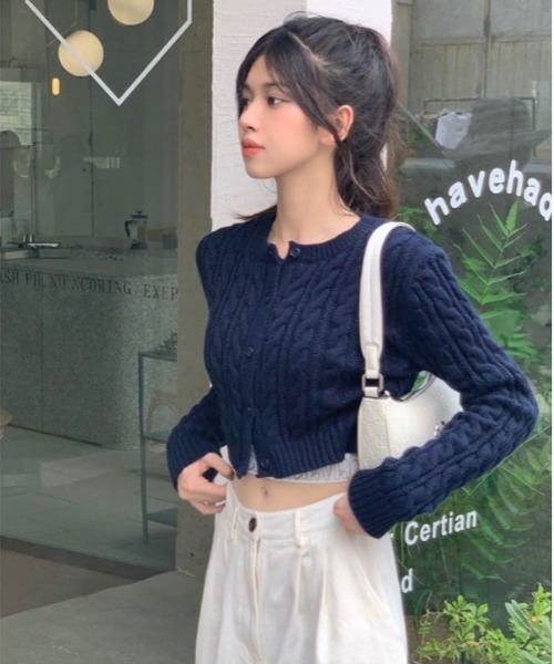 Per sist ence(パーシエンス)の「ケーブルニットショート丈カーディガン(カーディガン/ボレロ・レディース・ホワイト/グリーン/ピンク/ベージュ/ネイビー/ブラック・FREE)」の16枚目の写真