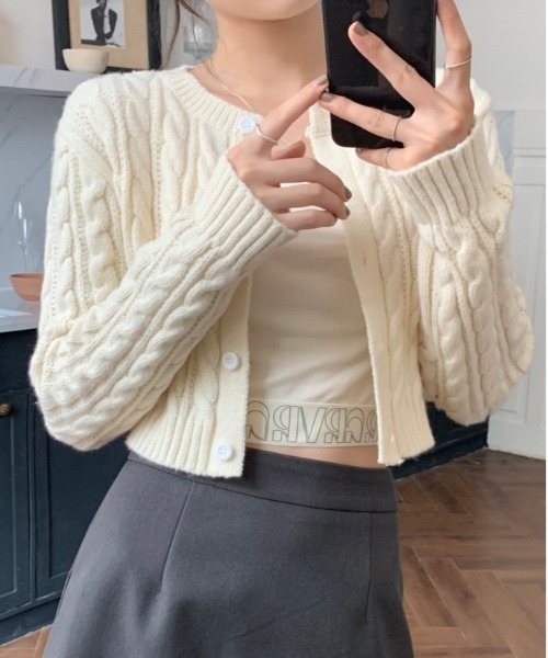 Per sist ence(パーシエンス)の「ケーブルニットショート丈カーディガン(カーディガン/ボレロ・レディース・ホワイト/グリーン/ピンク/ベージュ/ネイビー/ブラック・FREE)」の8枚目の写真