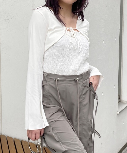 one way(ワンウェイ)の「シャーリングリボンキャミソール(キャミソール・レディース・ブルー/ホワイト/ピンク/ブラック・FREE)」の14枚目の写真