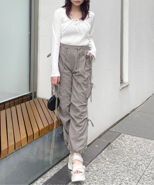 one way(ワンウェイ)の「シャーリングリボンキャミソール(キャミソール・レディース・ブルー/ホワイト/ピンク/ブラック・FREE)」の17枚目の写真