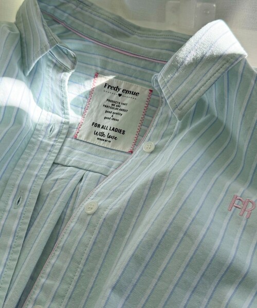 fredy emue（フレディエミュ）の「FR刺繍オックスコンパクトシャツ（シャツ/ブラウス・レディース・オフホワイト/サックスブルー/ブルー系その他/グリーン系その他/ベビーピンク・38）」の9枚目の写真