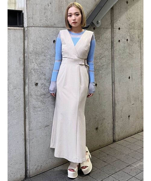 MURUA(ムルーア)の「カシュクールマーメイドジャンパースカート(ジャンパースカート・レディース・ブラック/ブルー/アイボリー・1/2)」の11枚目の写真