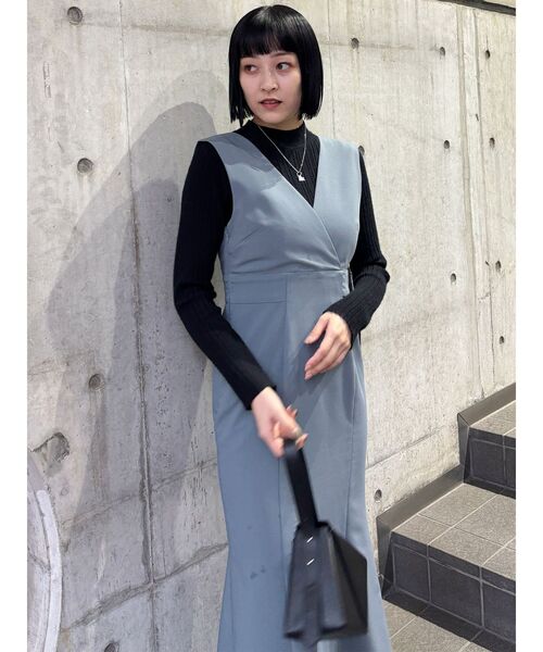 MURUA(ムルーア)の「カシュクールマーメイドジャンパースカート(ジャンパースカート・レディース・ブラック/ブルー/アイボリー・1/2)」の14枚目の写真
