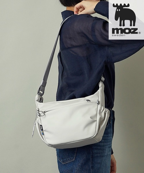 moz(モズ)の「moz(モズ) 撥水 A5サイズ収納可能 ショルダーバッグ ZZRK-01(ショルダーバッグ・レディース・ブラック/トリコロール/アイボリー/グレイッシュブルー/キャメル/ライトグレー系/ブラック系・ONE SIZE)」の5枚目の写真
