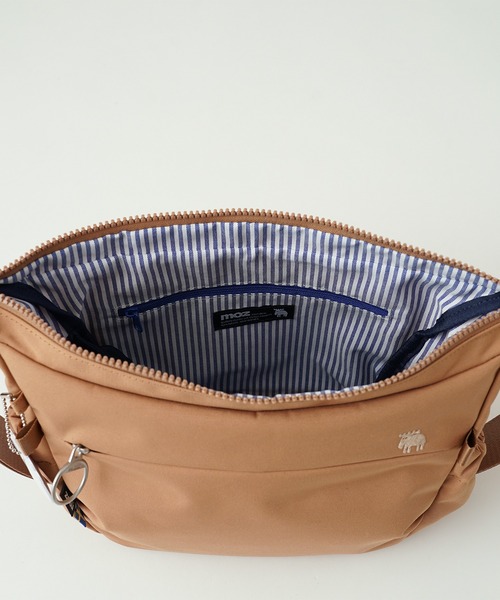 moz（モズ）の「moz(モズ) 撥水 A5サイズ収納可能 ショルダーバッグ ZZRK-01（ショルダーバッグ・レディース・ブラック/トリコロール/アイボリー/グレイッシュブルー/キャメル・ONE SIZE）」の13枚目の写真