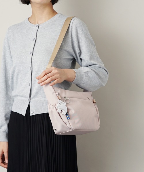 moz（モズ）の「moz(モズ) 撥水 A5サイズ収納可能 ショルダーバッグ ZZRK-01（ショルダーバッグ・レディース・ブラック/トリコロール/アイボリー/グレイッシュブルー/キャメル・ONE SIZE）」の17枚目の写真