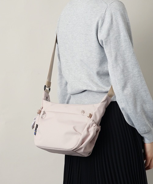 moz（モズ）の「moz(モズ) 撥水 A5サイズ収納可能 ショルダーバッグ ZZRK-01（ショルダーバッグ・レディース・ブラック/トリコロール/アイボリー/グレイッシュブルー/キャメル・ONE SIZE）」の18枚目の写真