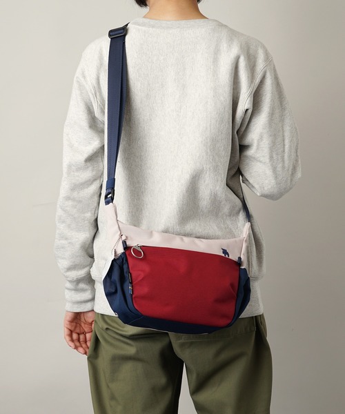 moz（モズ）の「moz(モズ) 撥水 A5サイズ収納可能 ショルダーバッグ ZZRK-01（ショルダーバッグ・レディース・ブラック/トリコロール/アイボリー/グレイッシュブルー/キャメル・ONE SIZE）」の19枚目の写真