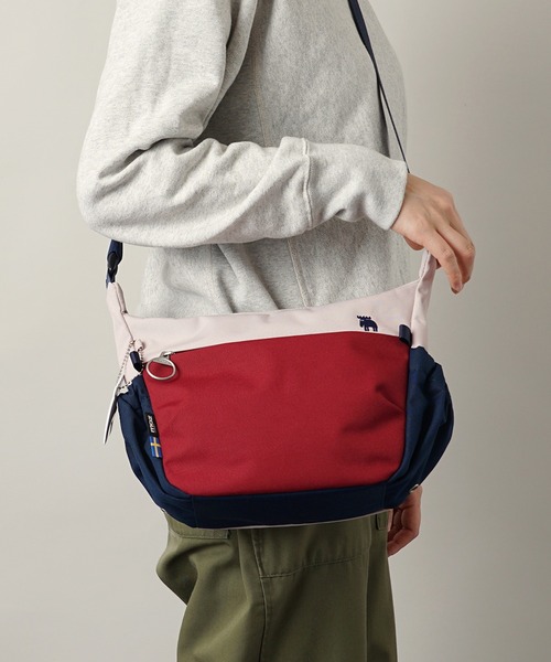 moz（モズ）の「moz(モズ) 撥水 A5サイズ収納可能 ショルダーバッグ ZZRK-01（ショルダーバッグ・レディース・ブラック/トリコロール/アイボリー/グレイッシュブルー/キャメル・ONE SIZE）」の20枚目の写真