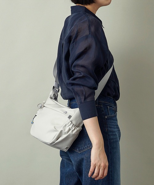 moz（モズ）の「moz(モズ) 撥水 A5サイズ収納可能 ショルダーバッグ ZZRK-01（ショルダーバッグ・レディース・ブラック/トリコロール/アイボリー/グレイッシュブルー/キャメル・ONE SIZE）」の10枚目の写真