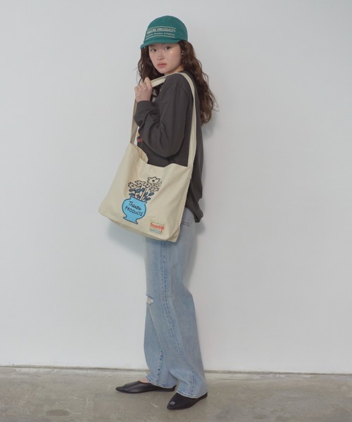 THEATRE PRODUCTS(シアタープロダクツ)の「【THEATRE PRODUCTS | Shiomi Wadaコラボ】コットンキャンバスショルダーバッグ フラワー/ネコ(ショルダーバッグ・レディース・ベージュ/ブラック・FREE)」の18枚目の写真