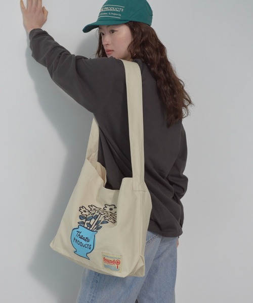 THEATRE PRODUCTS(シアタープロダクツ)の「【THEATRE PRODUCTS | Shiomi Wadaコラボ】コットンキャンバスショルダーバッグ フラワー/ネコ(ショルダーバッグ・レディース・ベージュ/ブラック・FREE)」の21枚目の写真