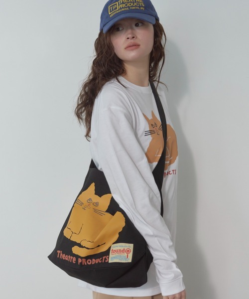 THEATRE PRODUCTS(シアタープロダクツ)の「【THEATRE PRODUCTS | Shiomi Wadaコラボ】コットンキャンバスショルダーバッグ フラワー/ネコ(ショルダーバッグ・レディース・ベージュ/ブラック・FREE)」の7枚目の写真