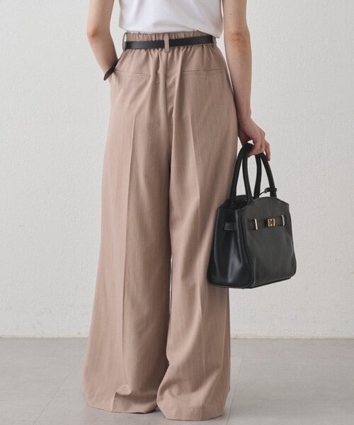 LOUNGEDRESS(ラウンジドレス)の「2タックワイドパンツ(スラックス・レディース・ブラック/イエロー/ブルー/ベージュ/モカ/チャコールグレー/グレー/ベージュ系その他・MEDIUM/SMALL)」の21枚目の写真