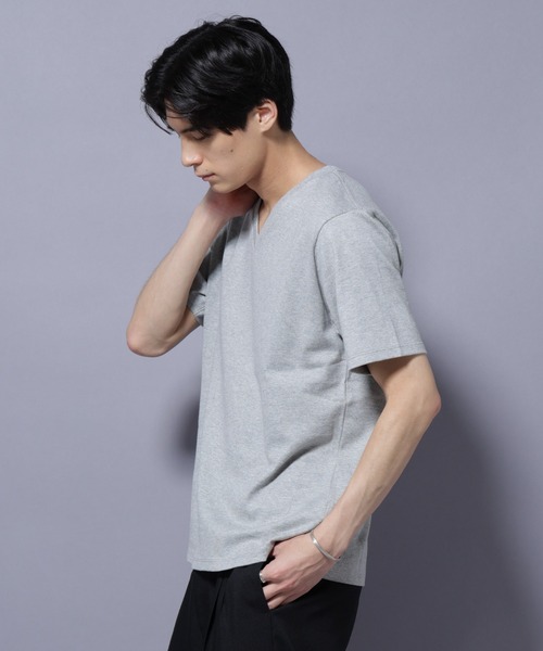 NANO universe（ナノユニバース）の「WEB限定/Anti Soaked(R) 汗染み防止 Vネック レギュラーシルエットTシャツ（Tシャツ/カットソー・メンズ・ホワイト/ブラック/トップグレー・S/M/L/XL）」の3枚目の写真