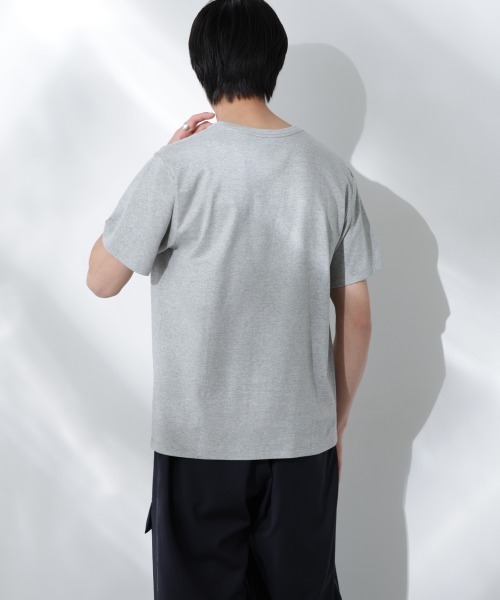NANO universe（ナノユニバース）の「WEB限定/Anti Soaked(R) 汗染み防止 Vネック レギュラーシルエットTシャツ（Tシャツ/カットソー・メンズ・ホワイト/ブラック/トップグレー・S/M/L/XL）」の11枚目の写真