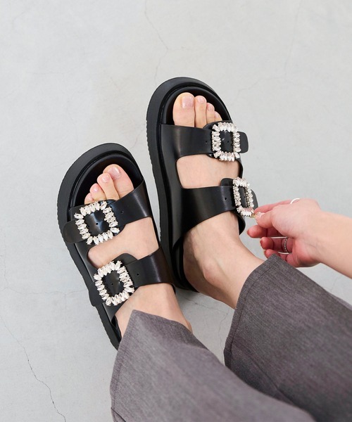 welleg(ウェレッグ)の「ビジューバックル 厚底サンダル(サンダル・レディース・ブラック/アイボリー・SS/S/M/L/LL)」の22枚目の写真