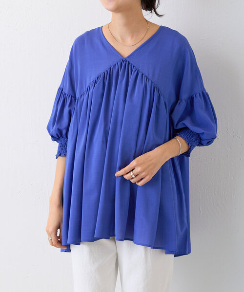 BEARDSLEY（ビアズリー）の「シアーギャザーチュニック（シャツ/ブラウス・レディース・ブラック/ブルー・FREE）」の4枚目の写真
