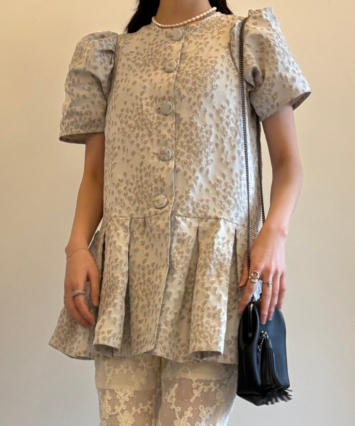HONEY MI HONEY（ハニーミーハニー）の「taffeta jacquard blouse jacket（ノーカラージャケット・レディース・オフホワイト/ピンク/ブラック・FREE）」の8枚目の写真