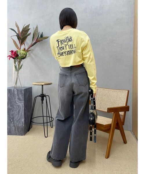EVRIS(エヴリス)の「クロップドグラフィックロンT(Tシャツ/カットソー・レディース・ホワイト/ブラック/イエロー・FREE)」の11枚目の写真