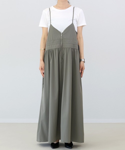 Aletta vita(アレッタビータ)の「フロントジップドロストキャミワンピース(ワンピース・レディース・ベージュ/チャコール/ブラック・M)」の11枚目の写真