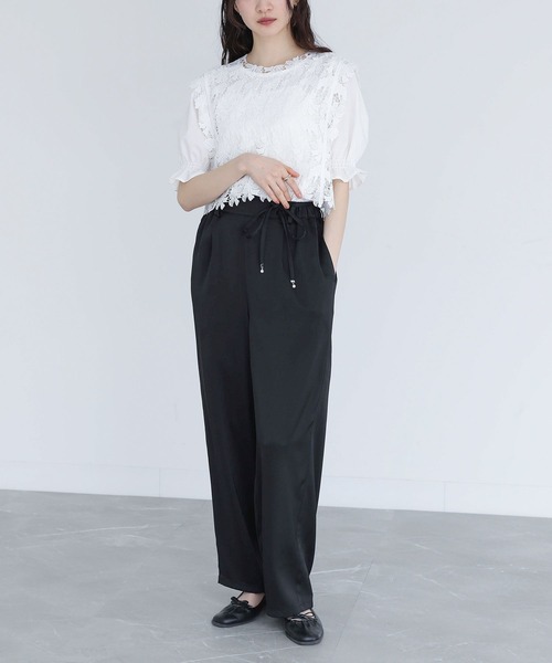 somari imagination(ソマリ イマジネーション)の「『フェイクパールベルト付きサテンカーブパンツ』(その他パンツ・レディース・ラベンダー/ブラック・2/1)」の2枚目の写真