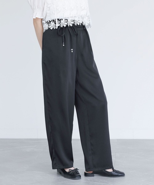 somari imagination(ソマリ イマジネーション)の「『フェイクパールベルト付きサテンカーブパンツ』(その他パンツ・レディース・ラベンダー/ブラック・2/1)」の4枚目の写真