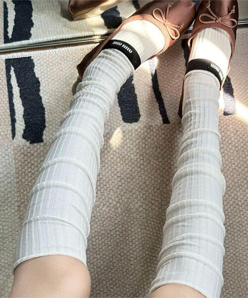 WEGO（ウィゴー）の「WEGO/クシュクシュリブハイソックス（ソックス/靴下・レディース・ブラック/ベージュ/ホワイト・23-25cm）」の2枚目の写真