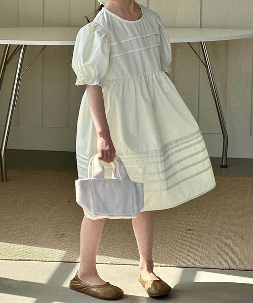 aimoha（アイモハ）の「【aimoha-KIDS-】ボリュームスリーブワンピース (SS)（ワンピース・キッズ・オフホワイト/グリーン・100/110/120/130/140）」の2枚目の写真