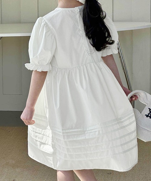 aimoha（アイモハ）の「【aimoha-KIDS-】ボリュームスリーブワンピース (SS)（ワンピース・キッズ・オフホワイト/グリーン・100/110/120/130/140）」の8枚目の写真