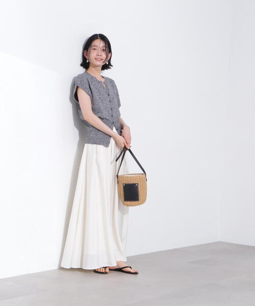 N.（N. Natural Beauty Basic）（エヌエヌナチュラルビューティーベーシック）の「【PS/低身長サイズ】シアータックフレアスカート（スカート・レディース・オフホワイト/ブラック/ブルー・MEDIUM/PS）」の4枚目の写真