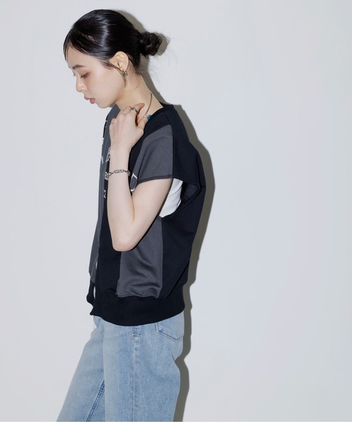 リメイクロゴ配色スリットミニ裏毛トップス（Tシャツ/カットソー