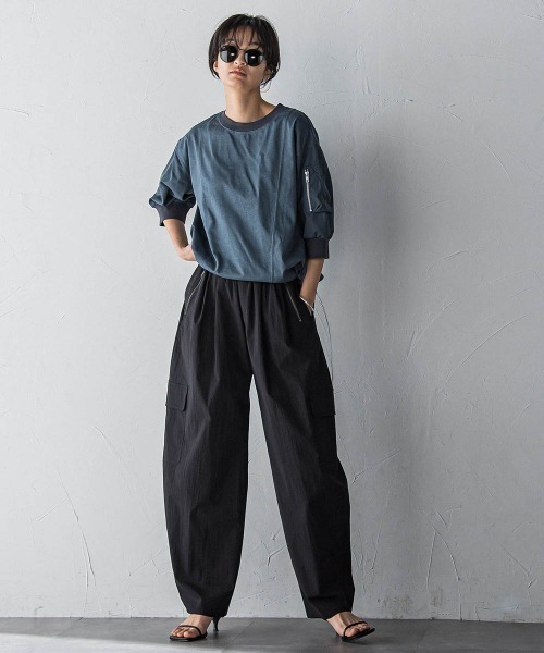 MAYSON GREY（メイソングレイ）の「【WEB限定】ワークポケット付きドッキングプルオーバー≪洗濯機で洗える≫（Tシャツ/カットソー・レディース・ブラック/カーキ/オフホワイト/チャコールグレー・M）」の10枚目の写真