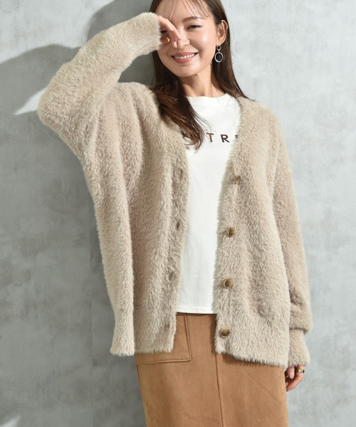 INTERPLANET（インタープラネット）の「フェザーヤーンＶネックカーディガン（カーディガン/ボレロ・レディース・オレンジ/グレイッシュベージュ/チャコールグレー/グリーン・FREE）」の19枚目の写真