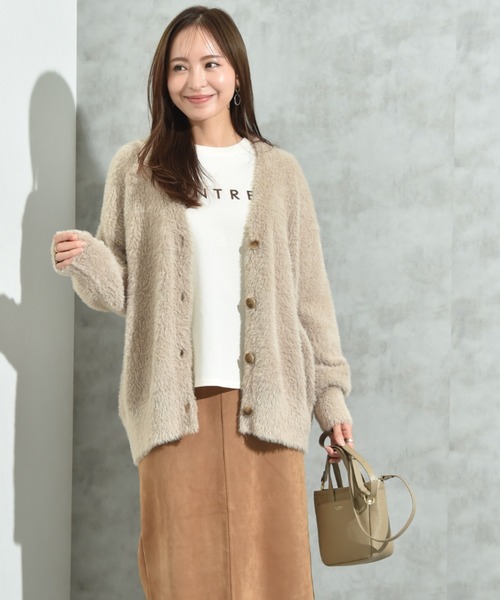 INTERPLANET（インタープラネット）の「フェザーヤーンＶネックカーディガン（カーディガン/ボレロ・レディース・オレンジ/グレイッシュベージュ/チャコールグレー/グリーン・FREE）」の21枚目の写真