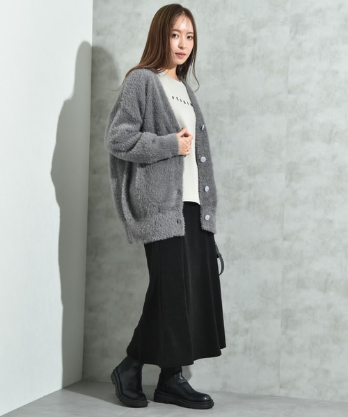 INTERPLANET（インタープラネット）の「フェザーヤーンＶネックカーディガン（カーディガン/ボレロ・レディース・オレンジ/グレイッシュベージュ/チャコールグレー/グリーン・FREE）」の14枚目の写真