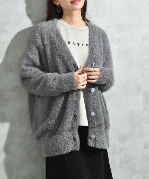 INTERPLANET（インタープラネット）の「フェザーヤーンＶネックカーディガン（カーディガン/ボレロ・レディース・オレンジ/グレイッシュベージュ/チャコールグレー/グリーン・FREE）」の12枚目の写真