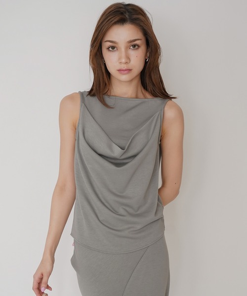 KINO THE KEI(キノザケイ)の「ダブルドレープ ストラップネック プルオーバー(セットアップ可) KINO THE KEI(Tシャツ/カットソー・レディース・グレー/ホワイト系その他/ネイビー・フリー)」の4枚目の写真