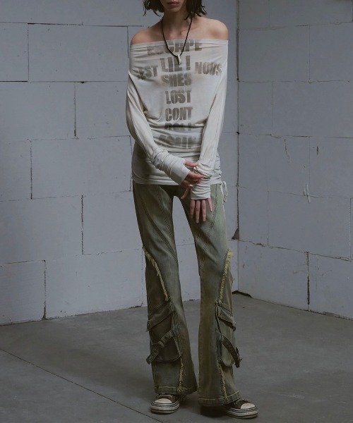 tシャツ 「Cest Nous」Doodle-printed batwing sleeve top / 「セヌー」オフショルダープリント長袖トップス Cest Nous】Doodle-printed batwing sleeve top / 【セヌー
