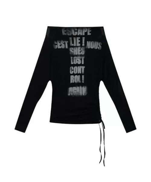 tシャツ 「Cest Nous」Doodle-printed batwing sleeve top / 「セヌー」オフショルダープリント長袖トップス Cest Nous】Doodle-printed batwing sleeve top / 【セヌー