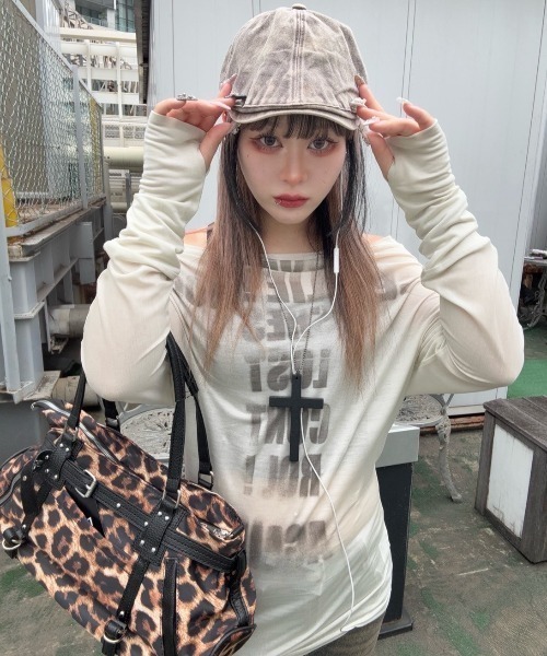 Cest Nous】Doodle-printed batwing sleeve top / 【セヌー