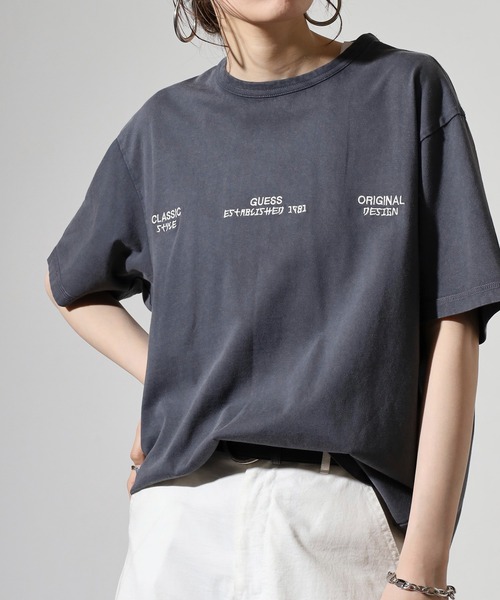 Guess（ゲス）の「GUESS SS CN TREATED FLOWER TEE Tシャツ（Tシャツ/カットソー・メンズ・チャコールグレー・S/M/L/XL）」の12枚目の写真