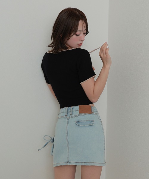 M DOLLY(エムドリー)の「*M DOLLY original* side ribbon denim mini skirt/サイドリボンデニムミニスカート(デニムスカート・レディース・ライトブルー・XS/S/M)」の4枚目の写真