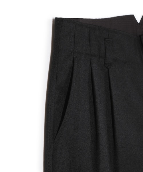 MEN'S BIGI（メンズビギ）の「【50th Anniv . 中田 慎介】WOOL SERGE WIDE PANTS（スラックス・メンズ・ブラック・01/02/03）」の4枚目の写真