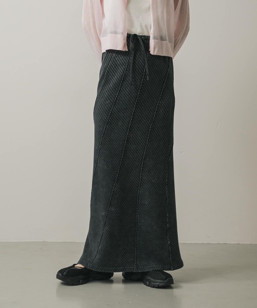 SENSE OF PLACE by URBAN RESEARCH(センスオブプレイスバイアーバンリサーチ)の「バイアスリブスカート(スカート・レディース・キャメル/ブラック/ネイビー・ONE)」の2枚目の写真