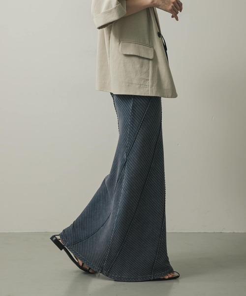 SENSE OF PLACE by URBAN RESEARCH(センスオブプレイスバイアーバンリサーチ)の「バイアスリブスカート(スカート・レディース・キャメル/ブラック/ネイビー・ONE)」の12枚目の写真