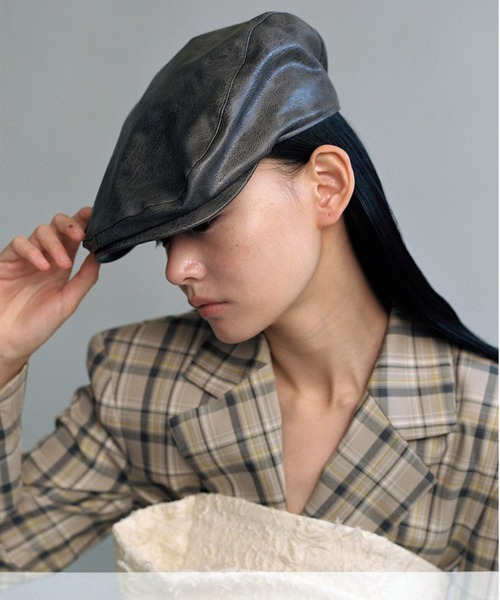 AWESOME NEEDS（オーサムニーズ）の「CLASSIC HUNTING CAP LEATHER（ハンチング/ベレー帽・レディース・ダークウッド/ブラック・FREE）」の6枚目の写真